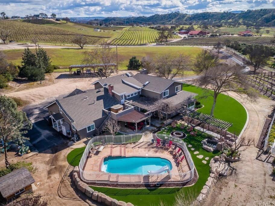 The Vineyard Farmhouse Villa Paso Robles Exterior photo