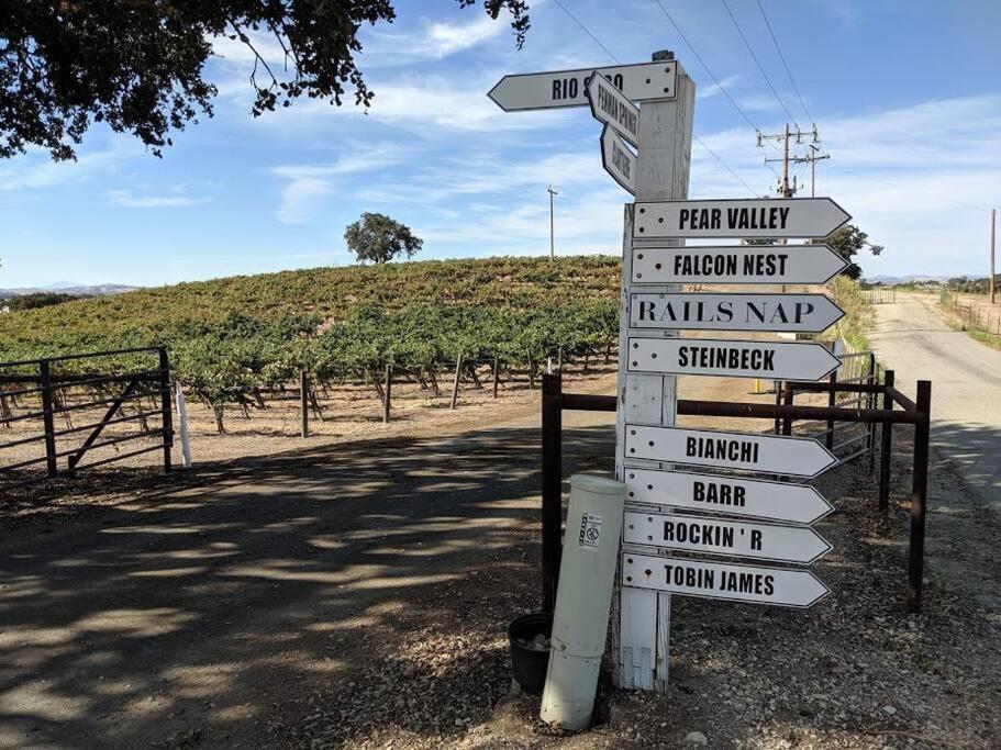 The Vineyard Farmhouse Villa Paso Robles Exterior photo